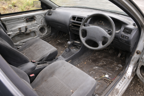 Old, damaged vehicles? Free car removal + instant cash.